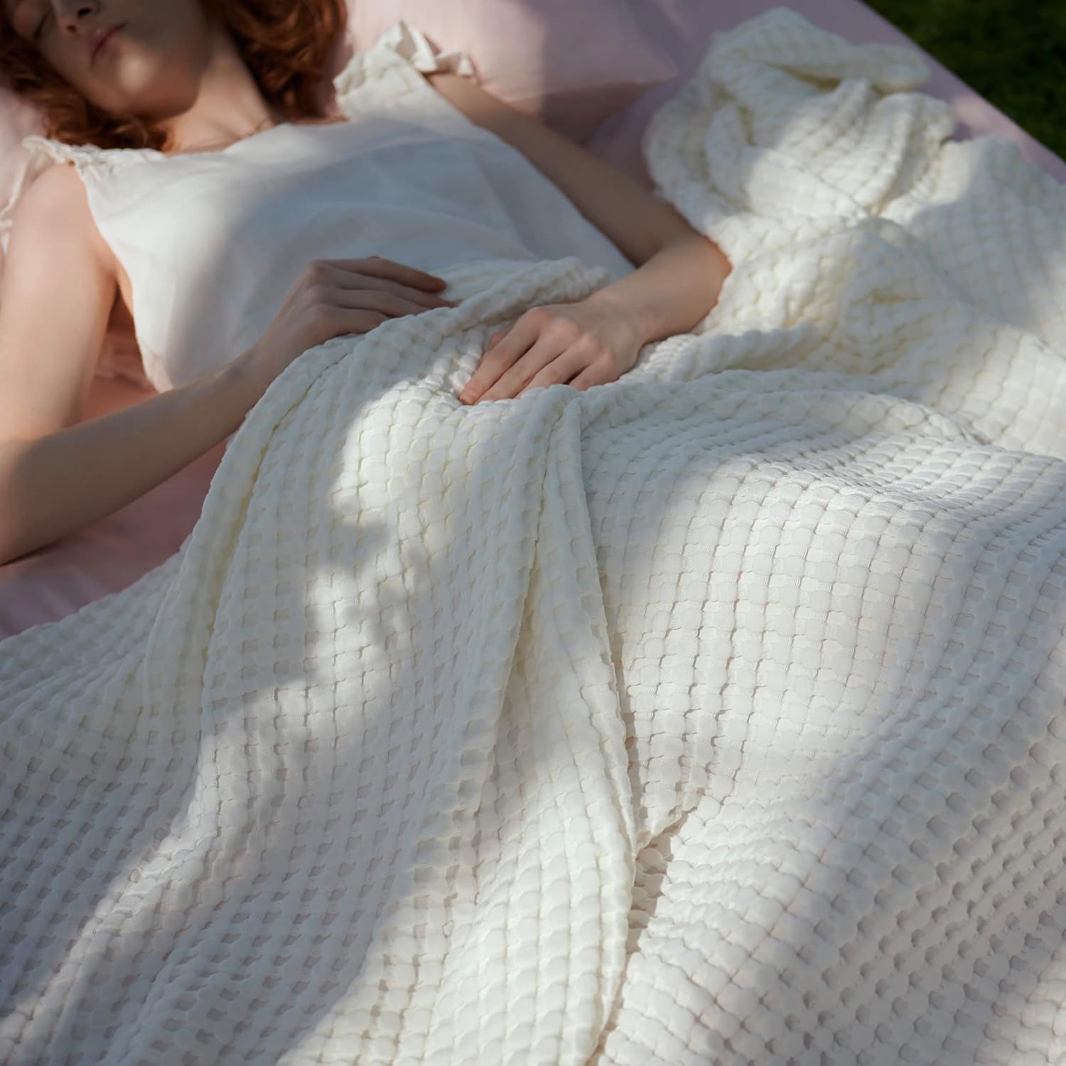 Bedsure Waffle Throw Blanket – Lightweight Cotton